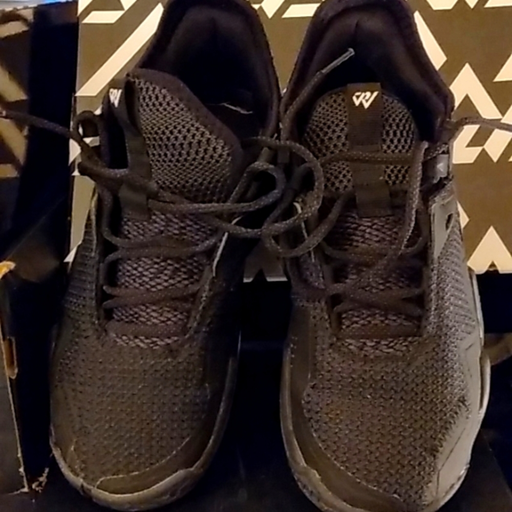 JORDAN'S/RUSSELL WESTBROOK WHY NOT's. EUC...NO FLAWS, NONE !!!